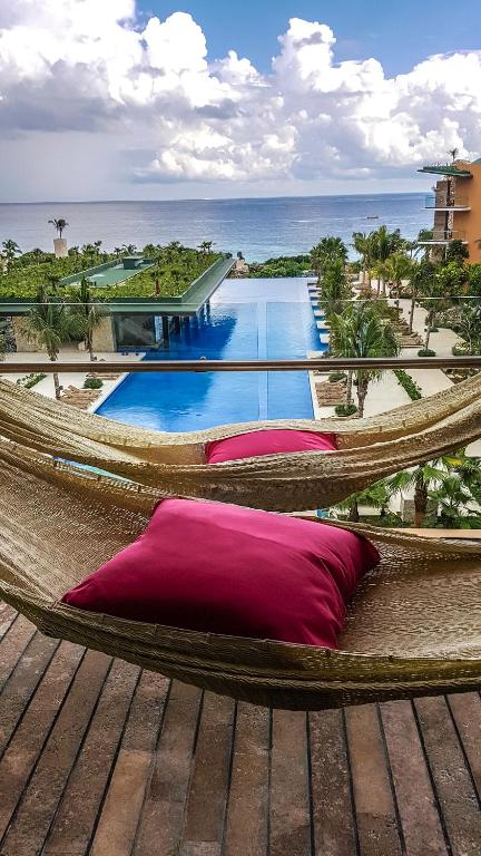 Четырехместный (Семейный люкс с видом на океан) курортного отеля Hotel Xcaret Mexico - All Parks & Tours / All Inclusive, Плая-дель-Кармен