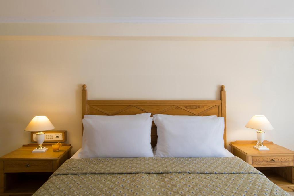 Двухместный (Двухместный номер с 2 отдельными кроватями и видом на море) отеля Mitsis Petit Palais, Родос