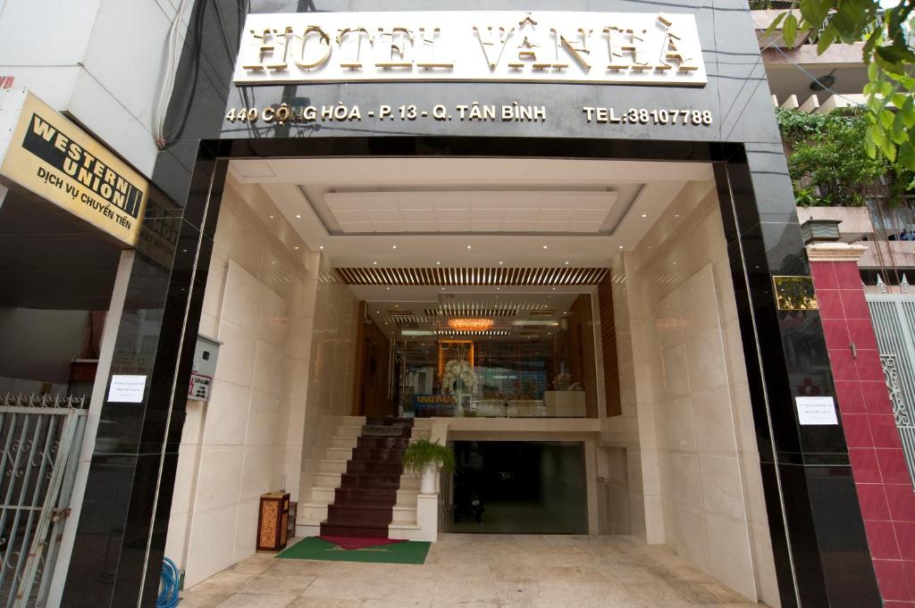Отель Van Ha Hotel, Хошимин