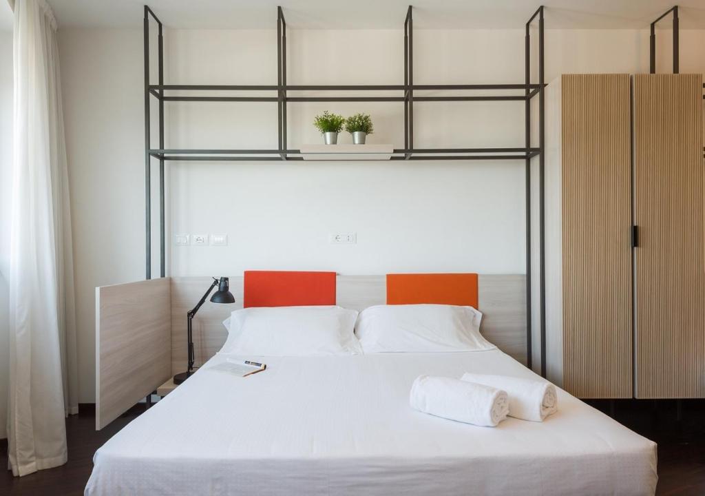 Двухместный (Стандартный двухместный номер с 1 кроватью или 2 отдельными кроватями) отеля Camplus Guest Roma, Рим