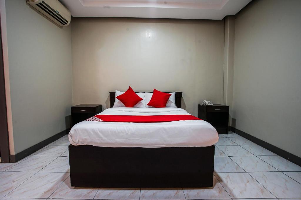 Двухместный (Улучшенный двухместный номер с 1 кроватью) отеля OYO 192 TCC Condo-Hostel, Давао