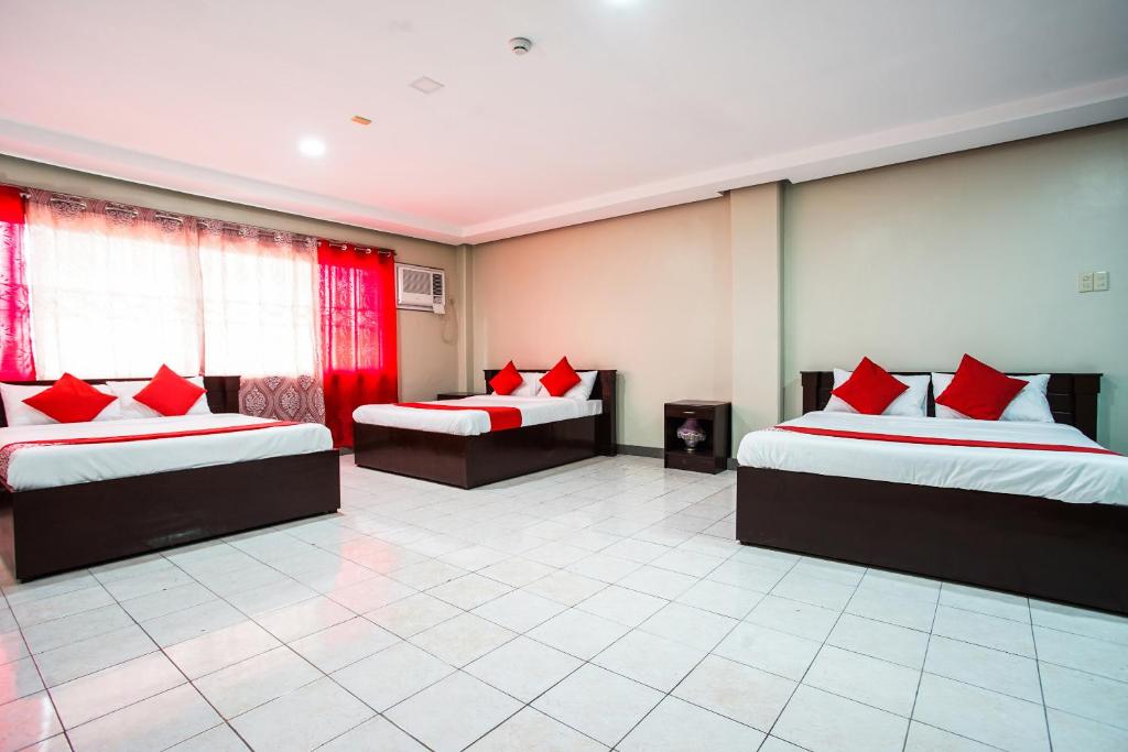 Семейный (Улучшенный семейный номер) отеля OYO 192 TCC Condo-Hostel, Давао