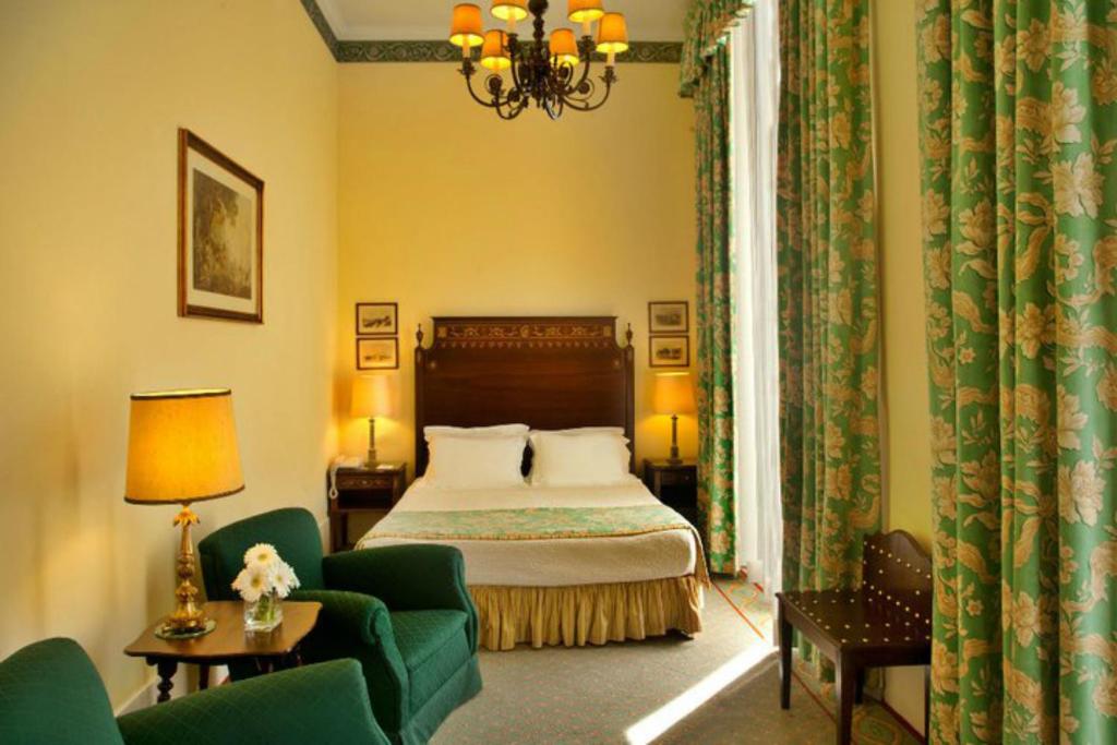Двухместный (Улучшенный двухместный номер с 1 кроватью или 2 отдельными кроватями) отеля Hotel Avenida Palace, Лиссабон