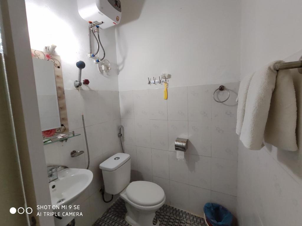 Двухместный (Двухместный номер с 1 кроватью или 2 отдельными кроватями) гостевого дома Ly Hoan Guesthouse, Донг Ван