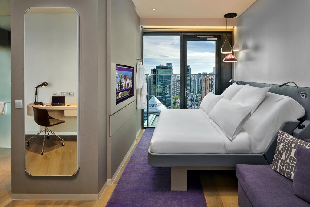 Сьюит (Номер первого класса с кроватью размера «king-size»), YOTEL Singapore Orchard Road