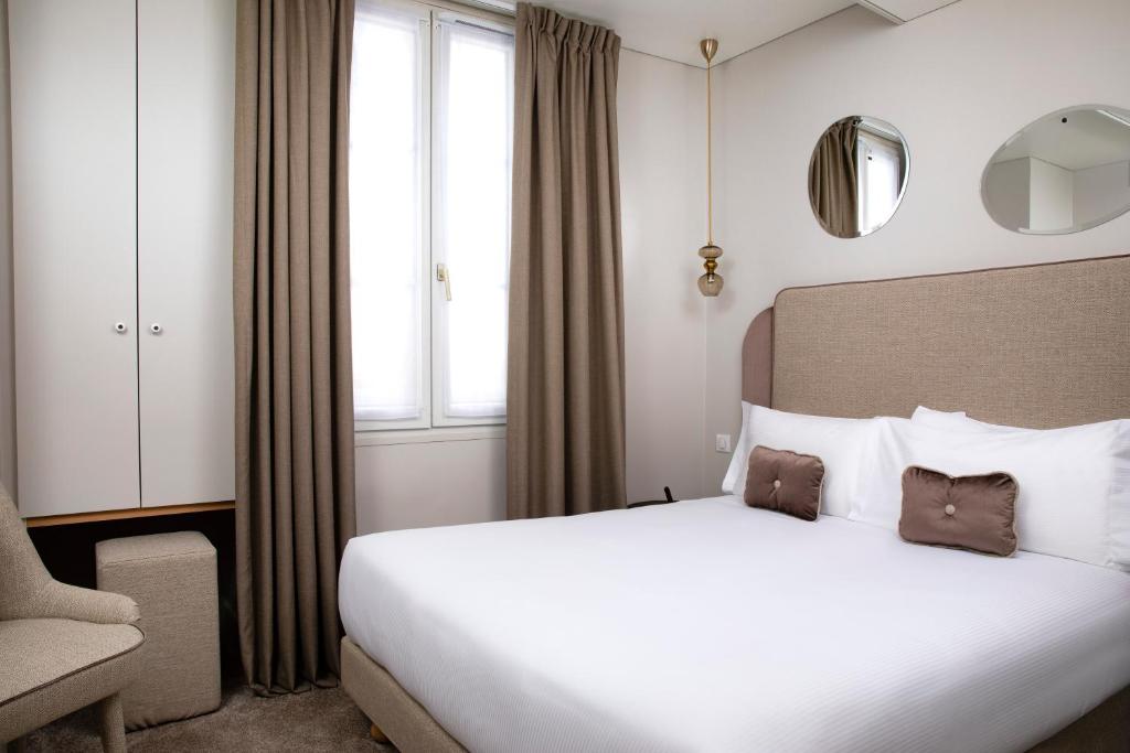 Двухместный (Классический двухместный номер с 1 кроватью) отеля Eiffel Saint Charles, Париж