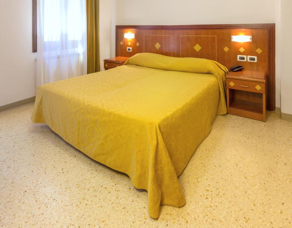 Семейный (Смежный номер) отеля Hotel Adriatico, Венеция
