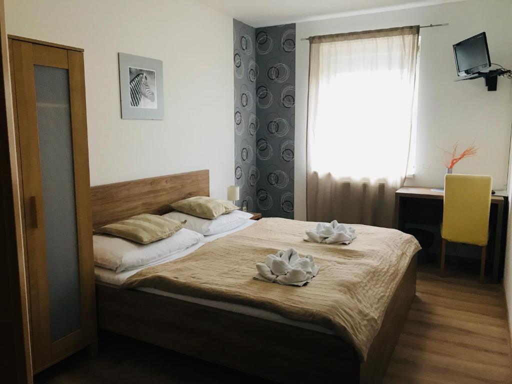 Двухместный (Стандартный двухместный номер с 1 кроватью) отеля Hotel Orlan, Братислава