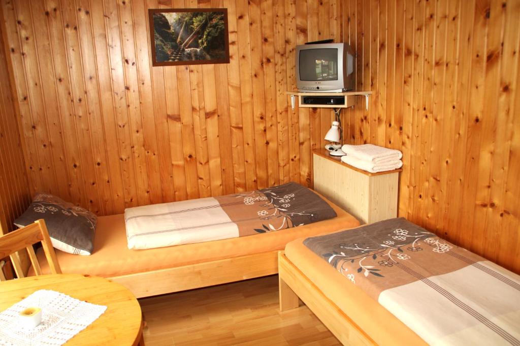 Двухместный (Двухместный номер с 2 отдельными кроватями и общей ванной комнатой) гостевого дома Penzión Oaza, Левоча