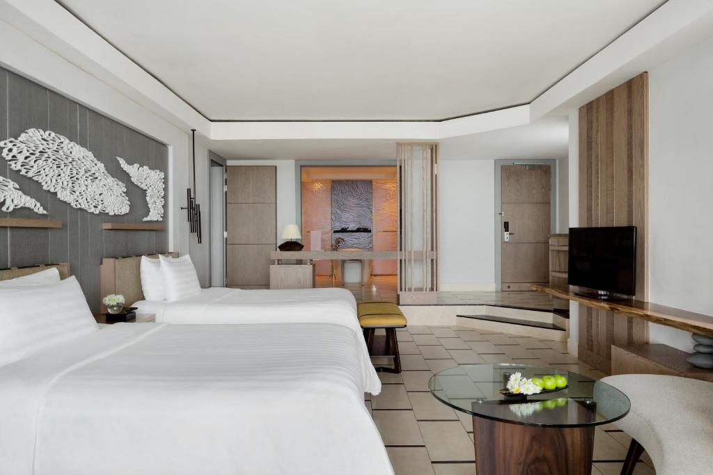 Сьюит (Двухместный полулюкс Frangipani Club с 2 отдельными кроватями и доступом на пляж) курортного отеля Shangri-La's Le Touessrok Resort & Spa, Тру д'О Дус