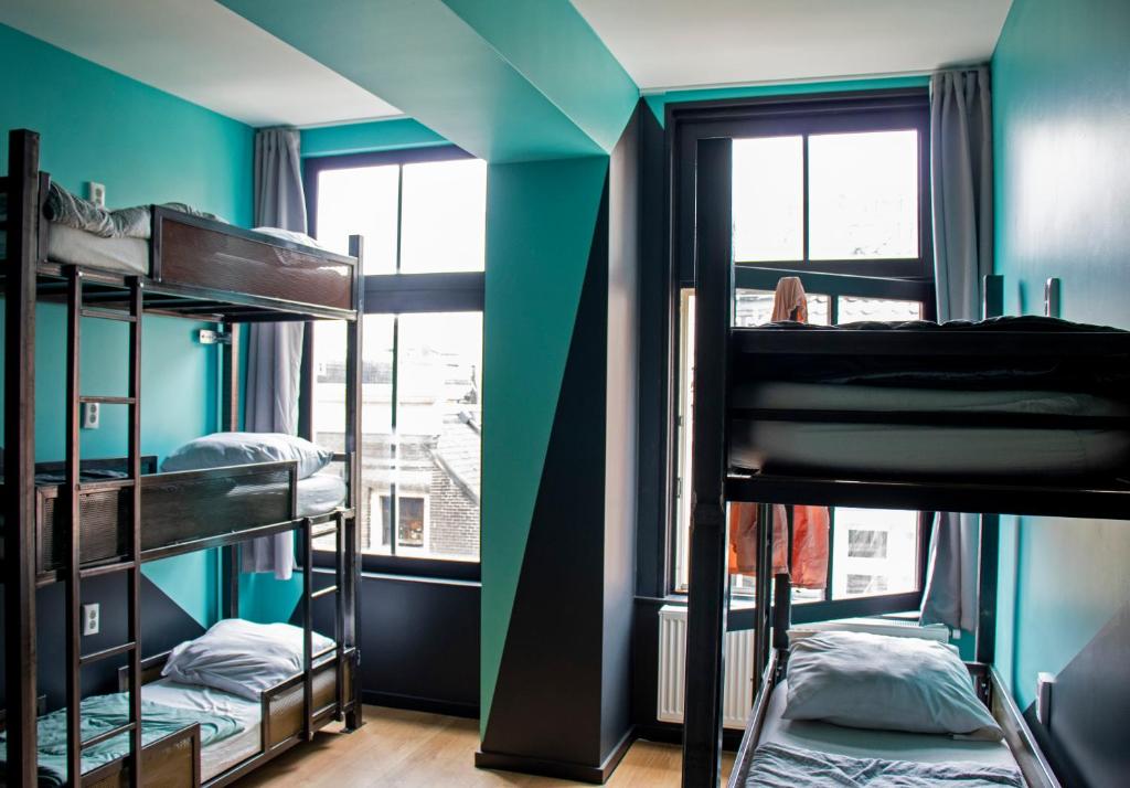 Номер (Кровать в общем номере для мужчин и женщин с 10 кроватями) хостела Amsterdam Hostel Leidseplein, Амстердам