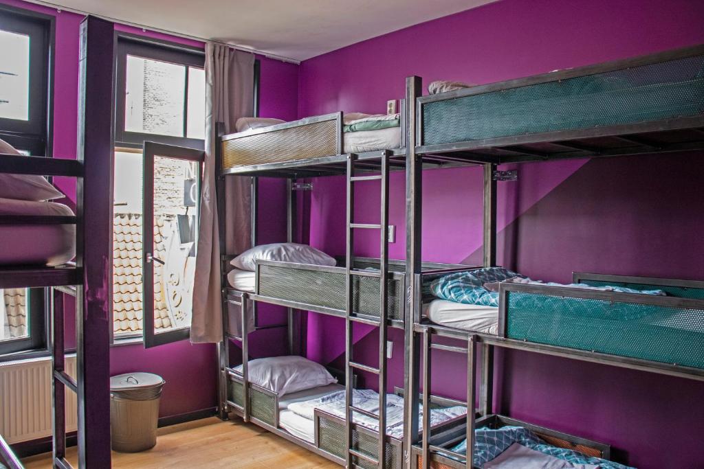 Номер (Кровать в общем 8-местном номере для мужчин и женщин), Amsterdam Hostel Leidseplein