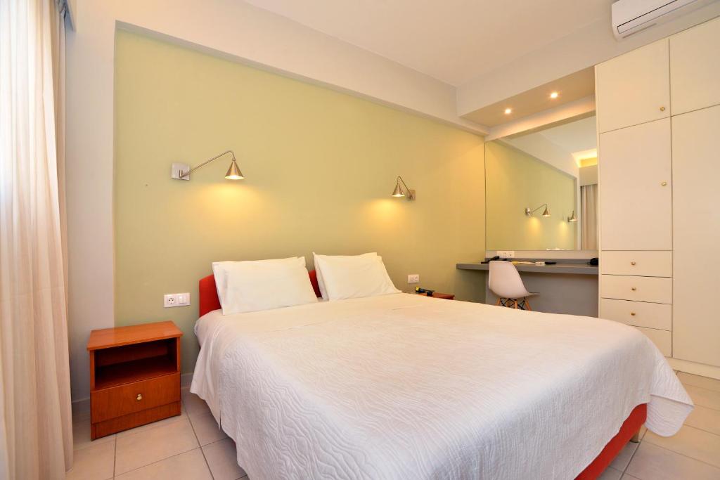 Апартаменты (Апартаменты с 1 спальней (для 2 взрослых и 2 детей)) апарт-отеля Theoxenia Hotel Apartments, Храни