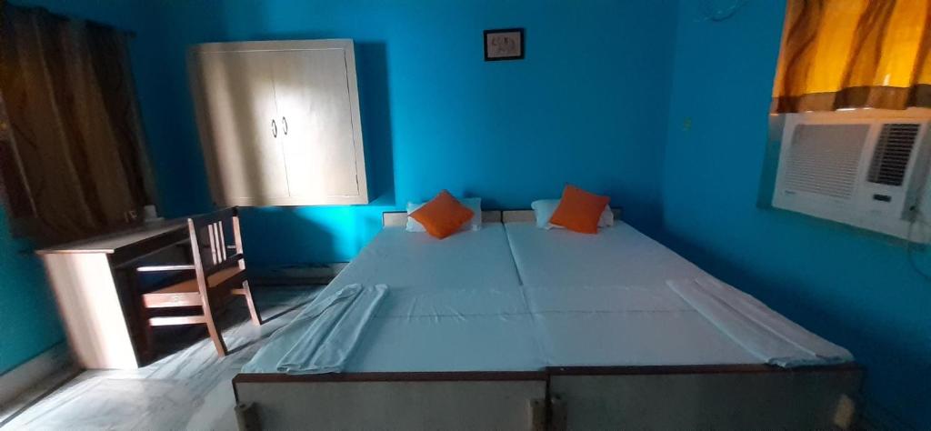 Двухместный (Двухместный номер Делюкс с 1 кроватью) гостевого дома Sri Yoga Mandir, Варанаси
