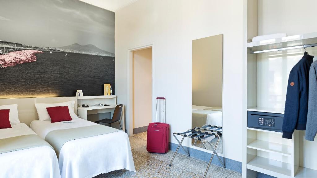 Двухместный (Двухместный номер с 2 отдельными кроватями - Подходит для гостей с ограниченными физическими возможностями) отеля B&B Hotel Napoli, Неаполь