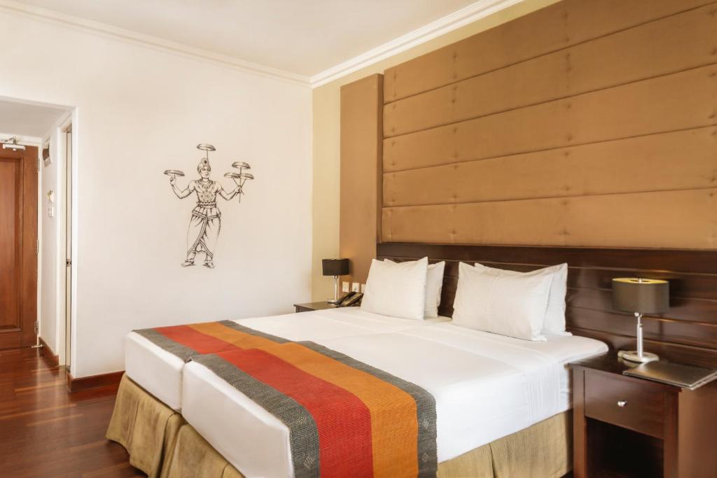 Двухместный (Улучшенный двухместный номер с 1 кроватью или 2 отдельными кроватями) отеля Kandy City Hotel, Канди