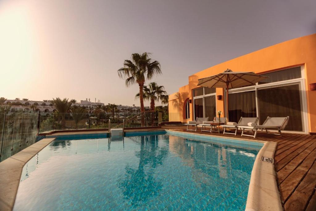 Апартаменты (Вилла Farida с частным бассейном) курортного отеля Royal Savoy Hotel and Villas, Шарм-эль-Шейх