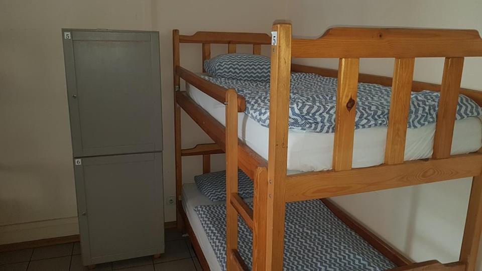 Номер (Кровать в общем 6-местном номере для мужчин и женщин), Hostel Katowice Centrum