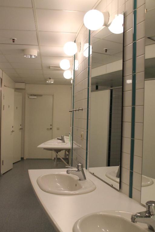 Одноместный (Одноместный номер с общей ванной комнатой) хостела Pronova Hotell & Vandrarhem, Норчёпинг