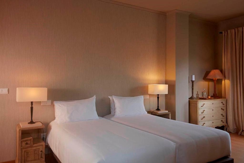Двухместный (Улучшенный двухместный номер с 1 кроватью или 2 отдельными кроватями) отеля Quinta da Abelheira, Понта-Делгада