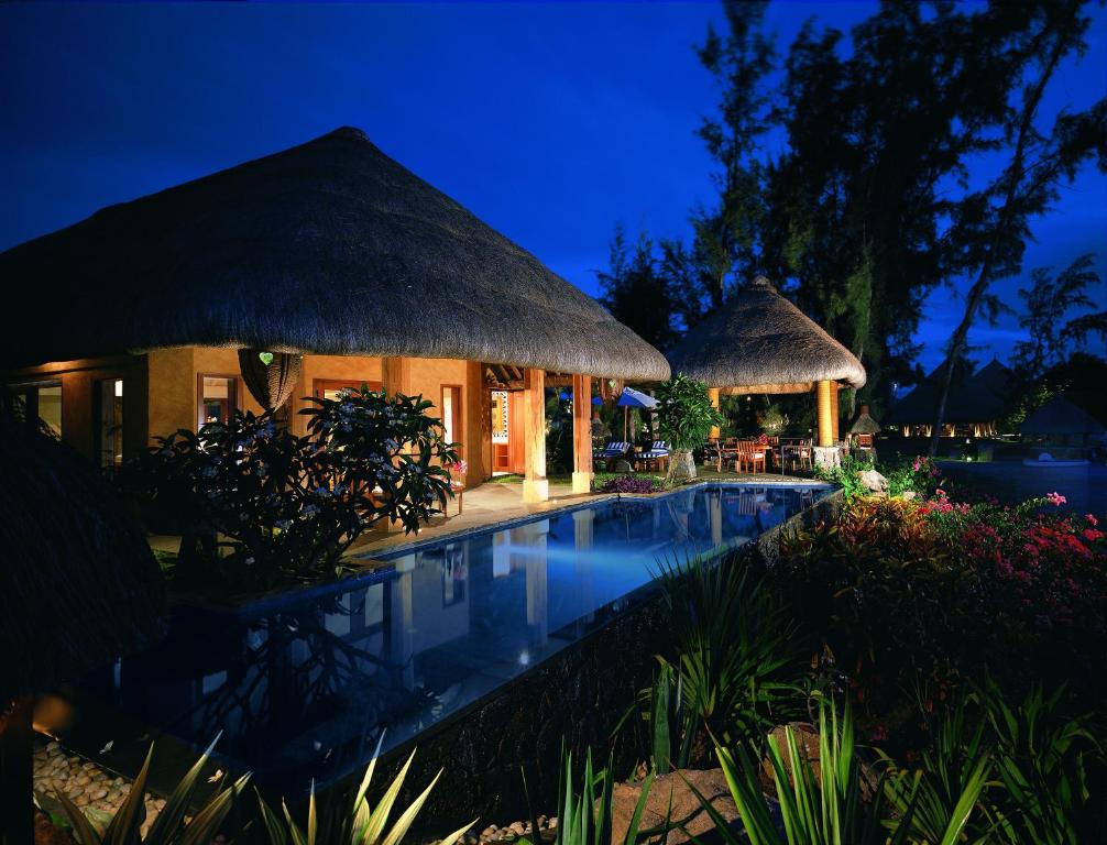 Сьюит (Президентская вилла с собственным бассейном) курортного отеля The Oberoi Beach Resort, Mauritius, Балаклава