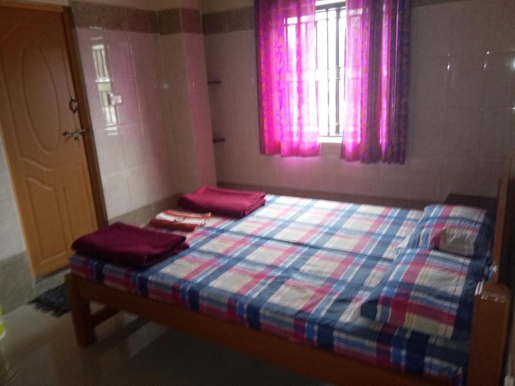 Gokarna RSN STAY in Top Floor for the Young & Energetic people of the Universe, Гокарна