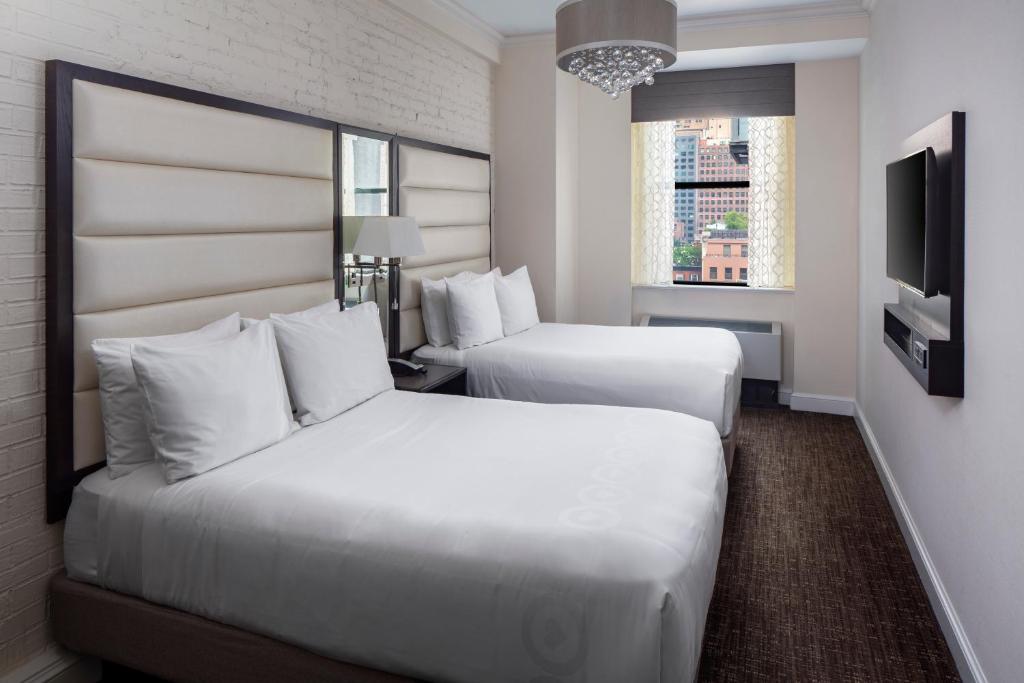 Двухместный (Двухместный номер с 2 двуспальными кроватями) отеля Park South Hotel, part of JdV by Hyatt, Нью-Йорк