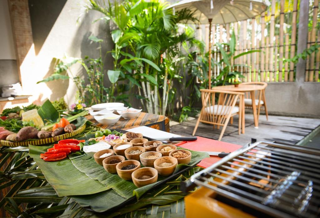 Сьюит (Люкс с видом на бассейн), Purana Suite Ubud