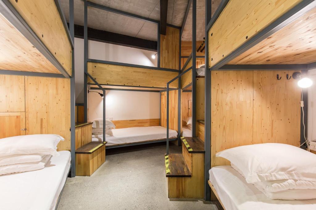 Номер (Кровать в общем 8-местном номере для мужчин), UniLoft Hostel Dalian