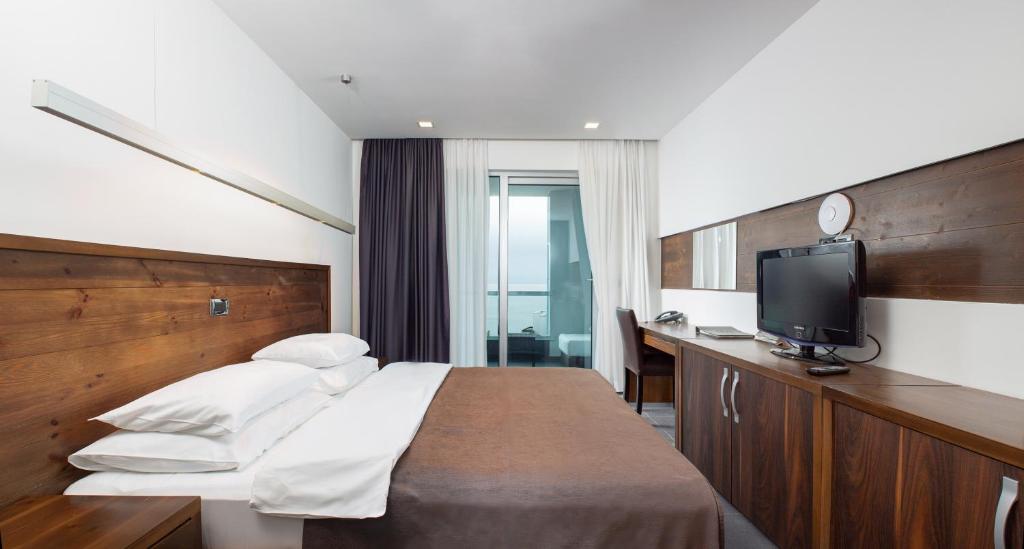 Двухместный (Стандартный двухместный номер с 1 кроватью или 2 отдельными кроватями) курортного отеля Avala Resort & Villas, Будва