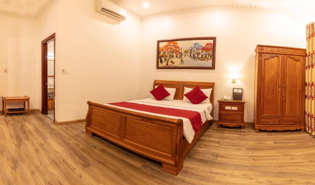 Двухместный (Улучшенный двухместный номер с 1 кроватью или 2 отдельными кроватями) отеля Fortune Dai Loi Hotel, Далат