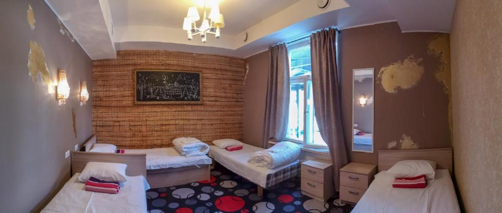 Семейный (Семейный номер с общей ванной комнатой) хостела Villa Kadriorg Hostel, Таллин