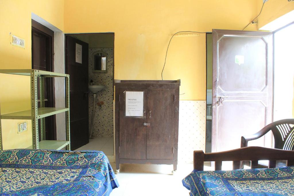 Номер (Кровать в общем номере для женщин с 4 кроватями) семейного отеля Nadya Homestay Jaipur, Джайпур