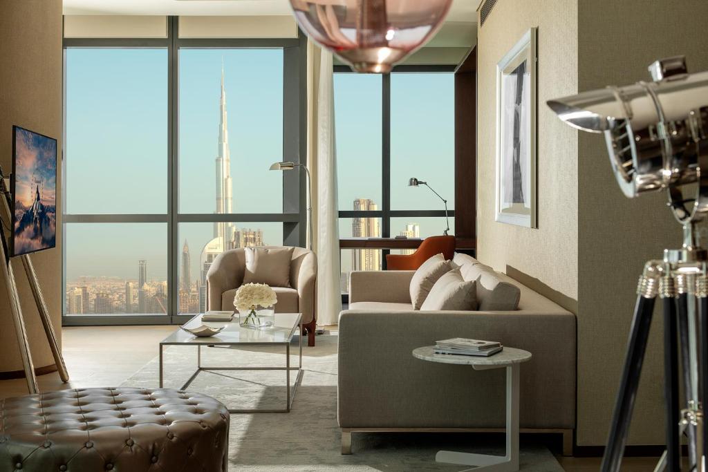Сьюит (Люкс «Премьер») отеля Paramount Hotel Dubai, Дубай