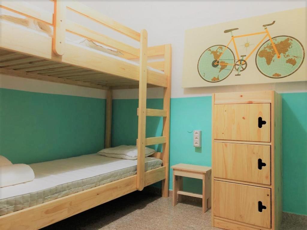Двухместный (Двухместный номер с 2 отдельными кроватями и общей ванной комнатой) хостела Hostel Vagamundo, Адехе