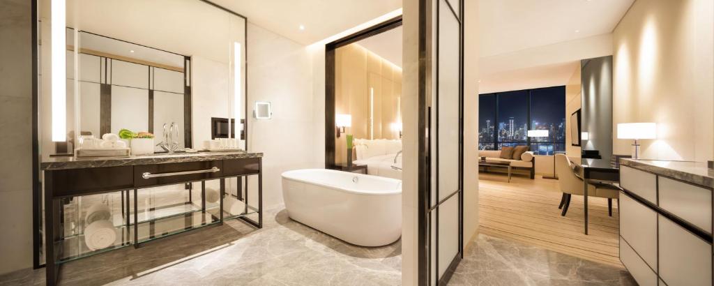 Двухместный (N2 Grand River View King), Chongqing Niccolo