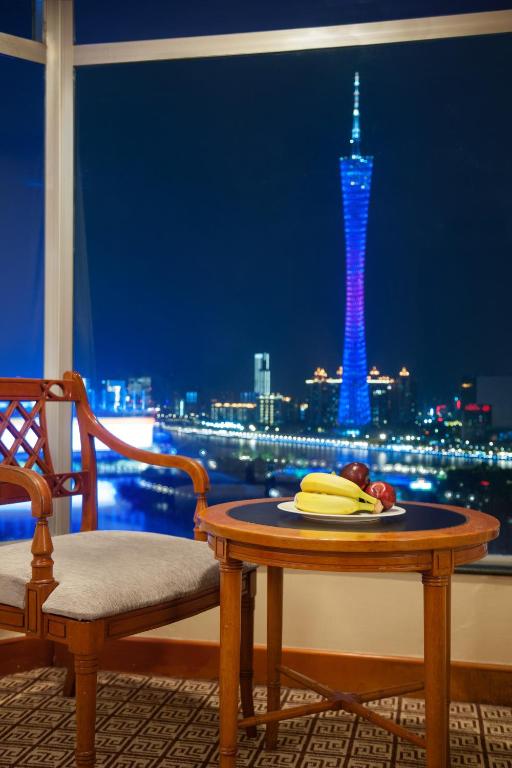 Двухместный (Номер бизнес-класса с видом на телебашню Гуанчжоу) отеля Ramada Pearl Hotel Guangzhou, Гуанчжоу