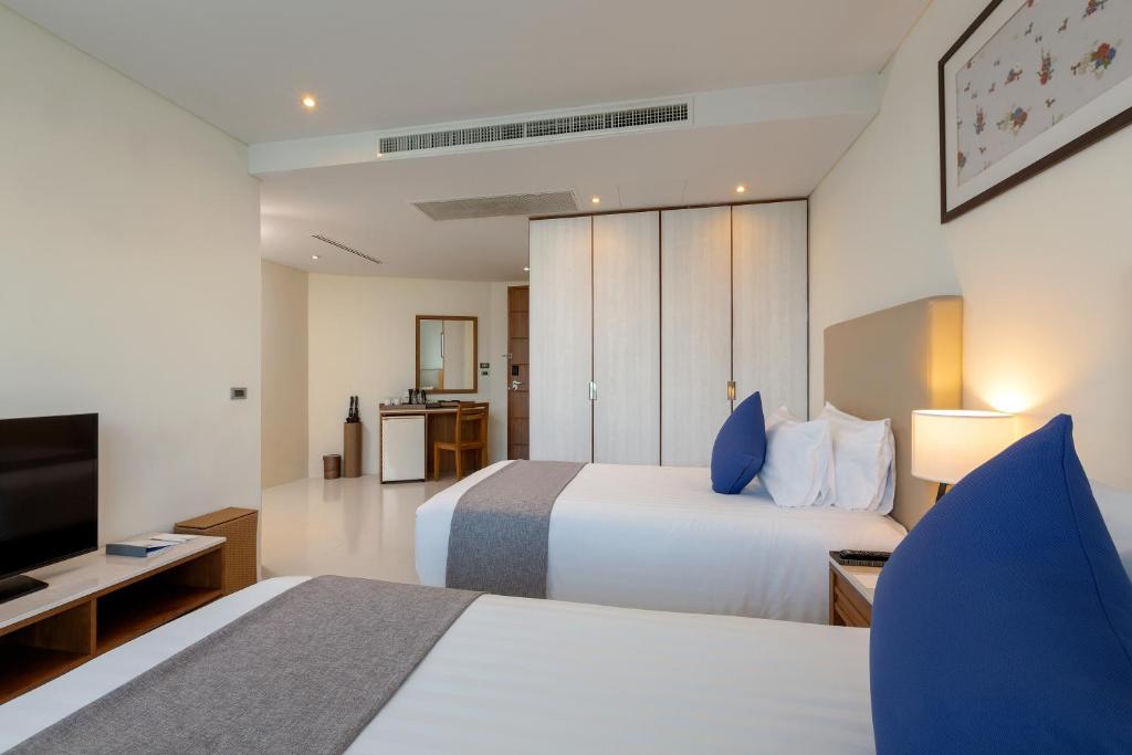 Двухместный (Двухместный номер Делюкс с 1 кроватью и без балкона) курортного отеля Grand West Sands Resort & Villas Phuket, Пхукет