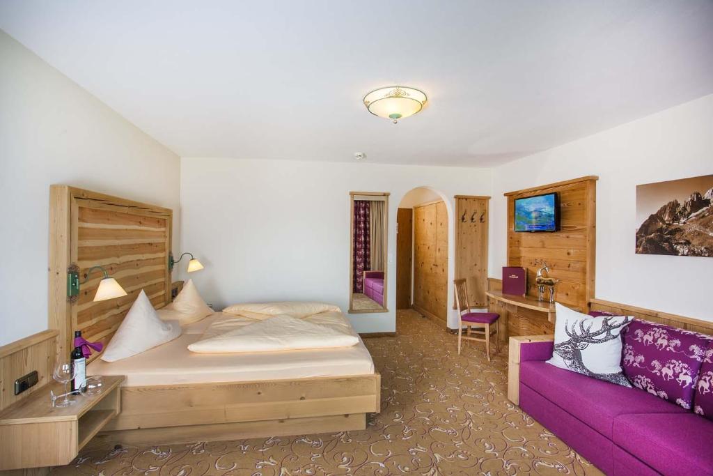 Двухместный (Двухместный номер с 1 кроватью и балконом) отеля Sporthotel Tirolerhof, Бриксен-им-Тале