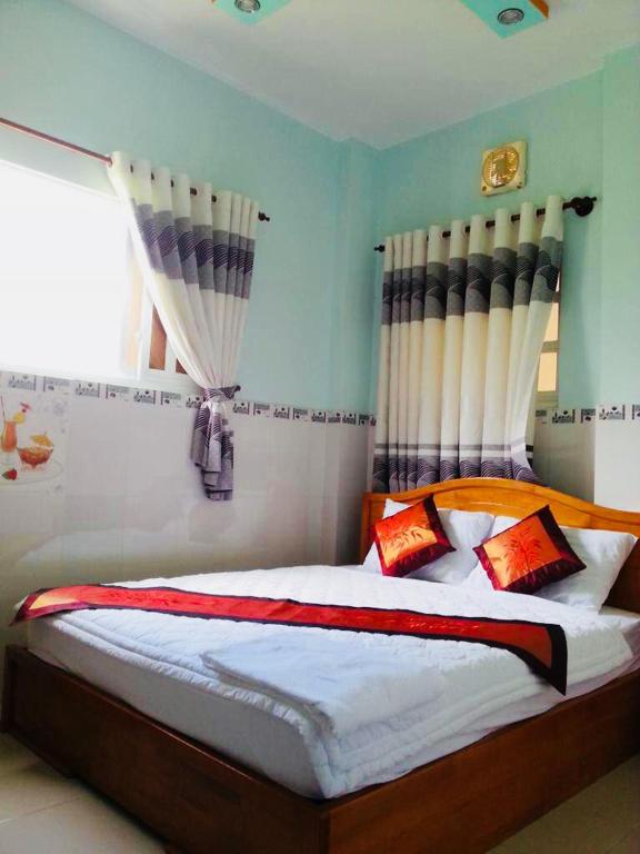 Двухместный (Двухместный номер Делюкс с 1 кроватью) отеля Hotel Hồng Hạc nha trang, Нячанг