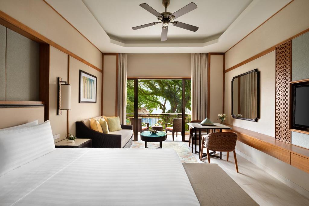 Двухместный (Двухместный номер Делюкс с видом на сад - садовое крыло) курортного отеля Shangri-La's Rasa Sayang Resort & Spa, Penang, Пенанг