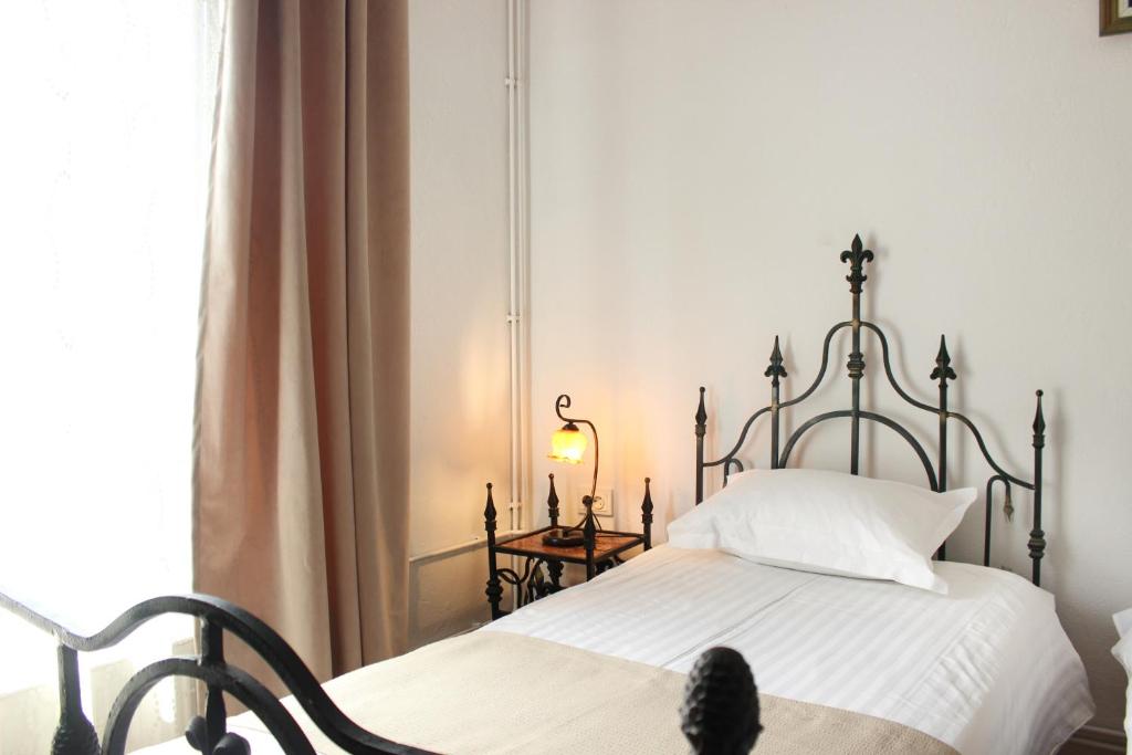 Двухместный (Двухместный номер эконом-класса с 2 отдельными кроватями) отеля Hunter Prince Castle & Dracula Hotel, Турда
