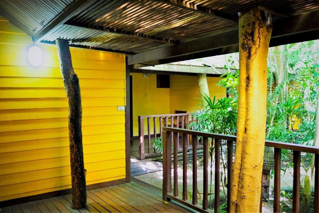 Двухместный (Стандартный двухместный номер с 2 отдельными кроватями) курортного отеля Birds and Bees Resort, Паттайя