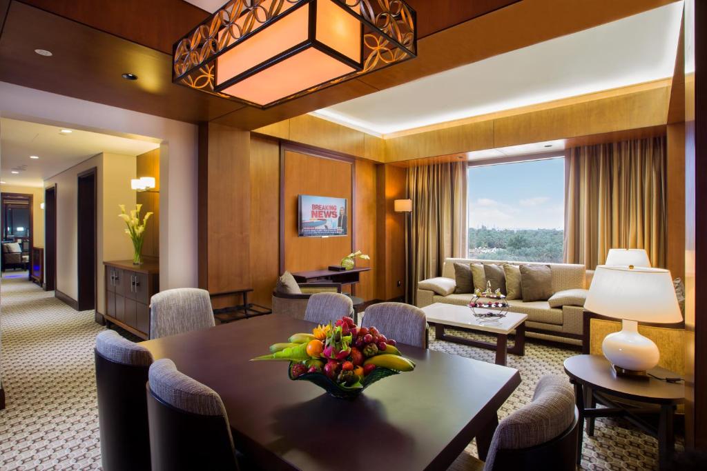 Апартаменты (Классический люкс с тремя спальнями) отеля Ayla Grand Hotel, Аль-Айн