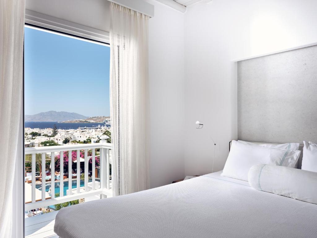 Сьюит (Панорамный люкс с великолепным видом на море) отеля Belvedere Hotel, Миконос