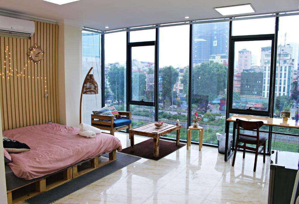 Студио (Номер-студио с видом на озеро), Amazing stay- homestay, city view, near center Hanoi, NK Cau Giay