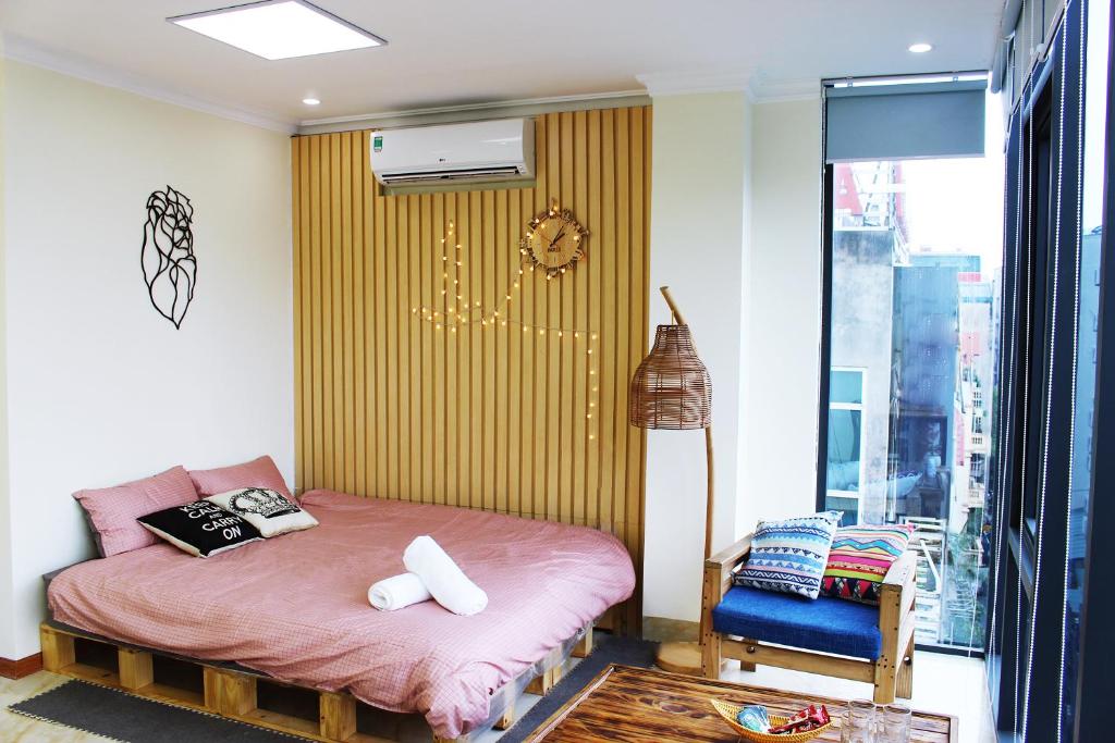 Студио (Номер-студио с видом на озеро), Amazing stay- homestay, city view, near center Hanoi, NK Cau Giay