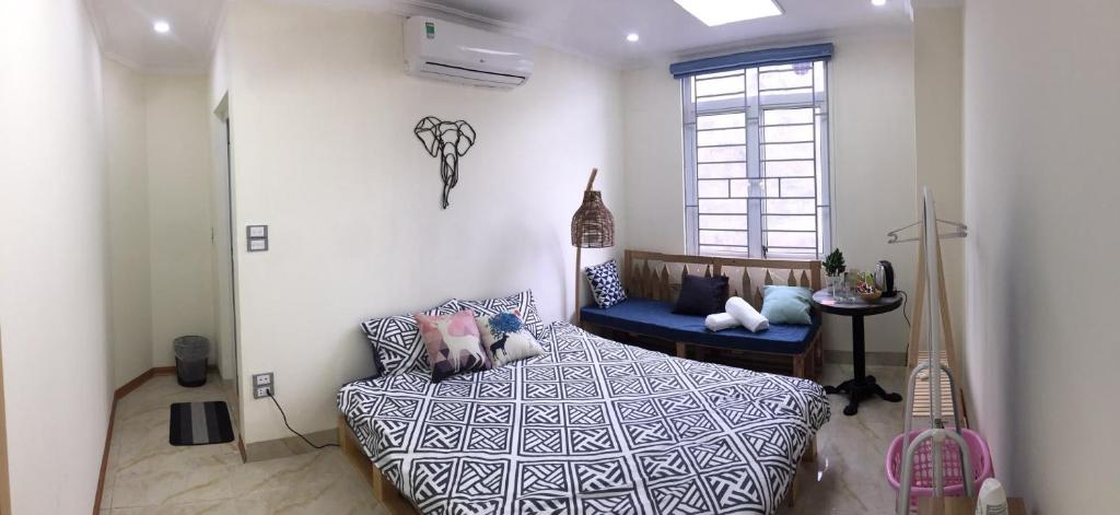 Студио (Номер-студио Делюкс с кроватью размера «queen-size»), Amazing stay- homestay, city view, near center Hanoi, NK Cau Giay