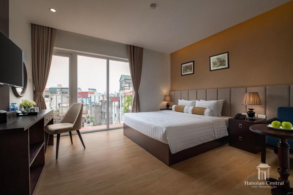 Двухместный (Двухместный номер Делюкс с 1 кроватью и балконом) отеля The Hanoian Hotel, Ханой