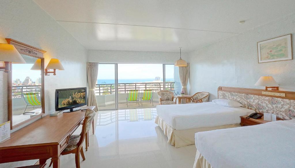 Двухместный (Улучшенный двухместный номер с 2 двуспальными кроватями) отеля Pattaya Park Beach Resort, Паттайя